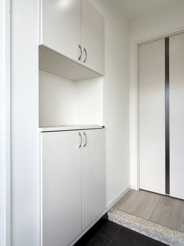 シルクコーポ諏訪野の収納|大型シューズボックスも設置