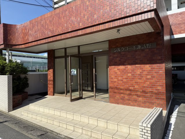 シルクコーポ諏訪野のエントランス|入口のエントランス