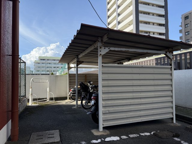 シルクコーポ諏訪野のその他共用部分|バイク置き場