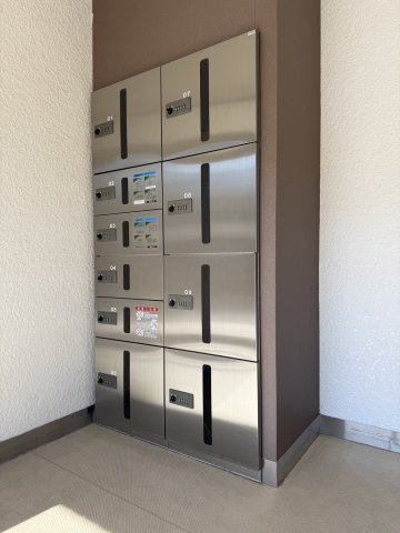 シルクコーポ諏訪野のその他共用部分|宅配ボックスも設置。不在の時でも受け取りできます