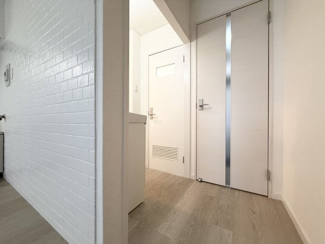 シルクコーポ諏訪野の居間・リビング|13.5帖の広々リビング