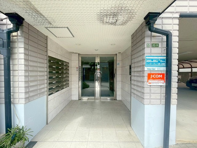 コンフォート川西のロビー