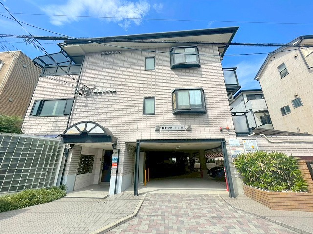 コンフォート川西の外観