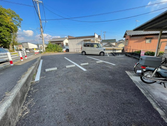 ヴィラ・シフォンⅠの駐車場