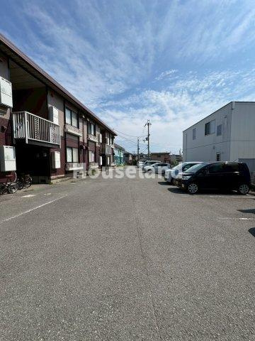 プレジール木ノ本Ⅱの駐車場