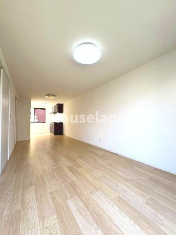 プレジール木ノ本Ⅱの居間・リビング