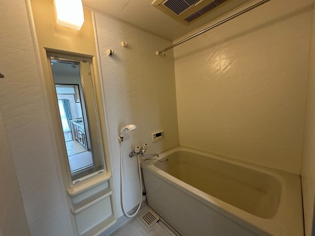ユーハウス長良川【2階】の浴室