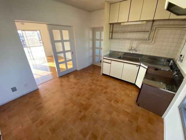 廻間公園マンションのキッチン|家族みんなで楽しい食事の時間が過ごせそうですね♪