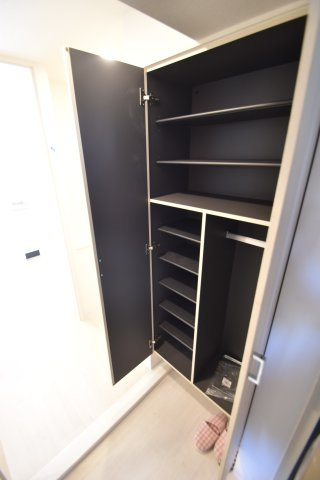 大阪市都島区中野町２丁目の賃貸マンションの玄関