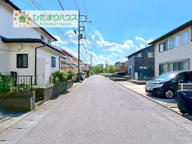 【前面道路含む現地写真】 | 取手市桜が丘4丁目　中古戸建 | 小中学校近くお子様の通学も安心♪