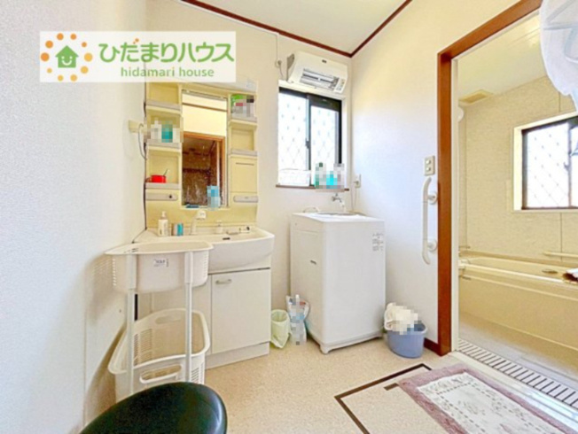 【洗面所】 | 取手市桜が丘4丁目　中古戸建 | シンプルで使い勝手の良い独立洗面台！