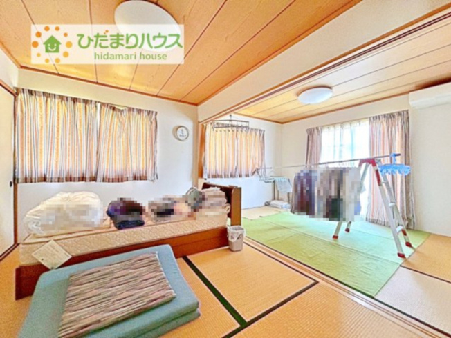 【寝室】 | 取手市桜が丘4丁目　中古戸建 | 続き和室の主寝室！襖を外せば12畳の広々空間となっております。