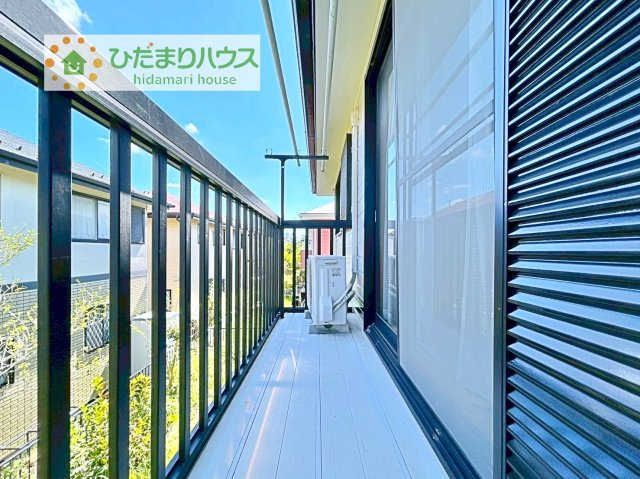 【バルコニー】 | 取手市桜が丘4丁目　中古戸建 | 南側に面したバルコニー☆彡お洗濯物がよく乾きます♪
