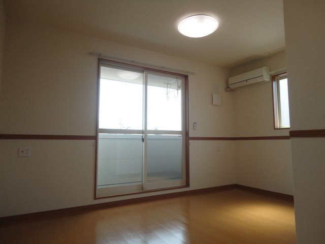 フラッツ東中島の居間・リビング