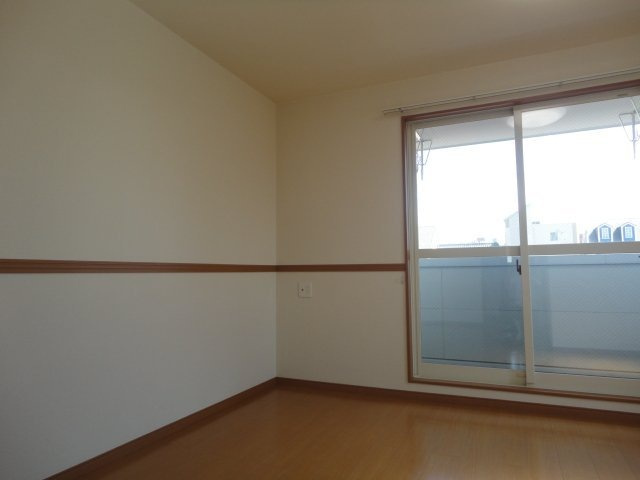 フラッツ東中島の居間・リビング