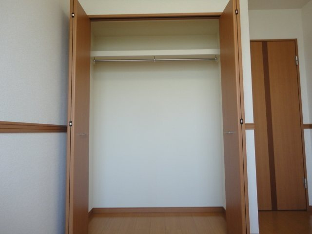 フラッツ東中島の収納