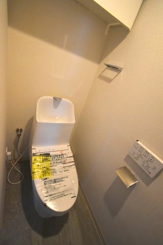グランディ市谷柳町のトイレ|ウォシュレット付トイレです。