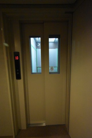 グランディ市谷柳町のその他共用部分|エレベーターです。