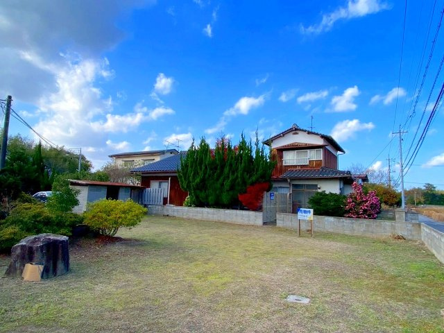 彦名町中古戸建の外観|敷地面積約184坪と広い不動産になります。