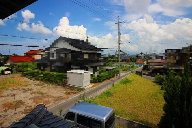 彦名町中古戸建の展望|隣接地と距離があり、圧迫感も少ない住宅になります。