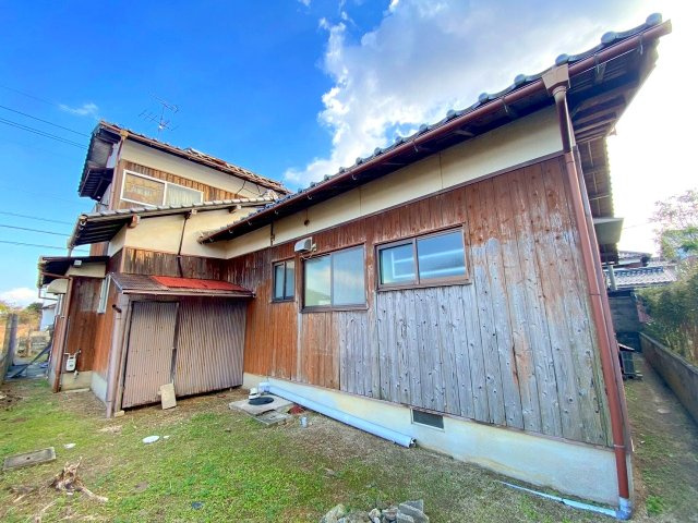 彦名町中古戸建の外観|増築側が現在未登記になっており、引き渡しまでに登記予定になります。