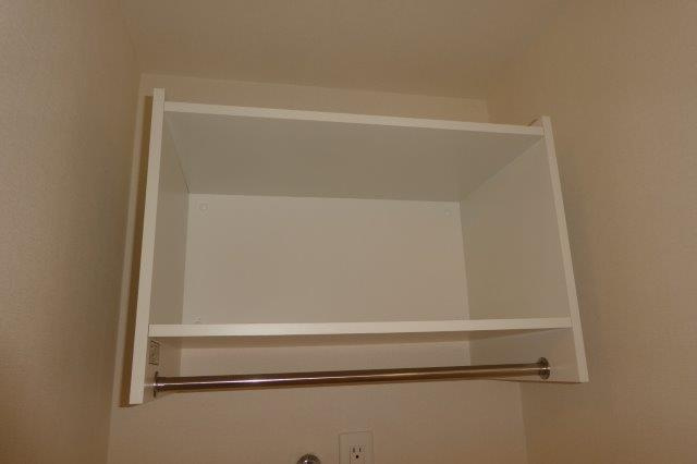 アースガーデンＳＯＪＡの収納|洗濯機上棚