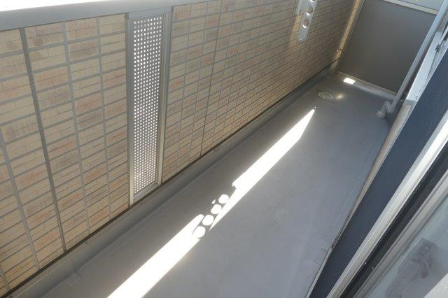 アースガーデンＳＯＪＡのバルコニー