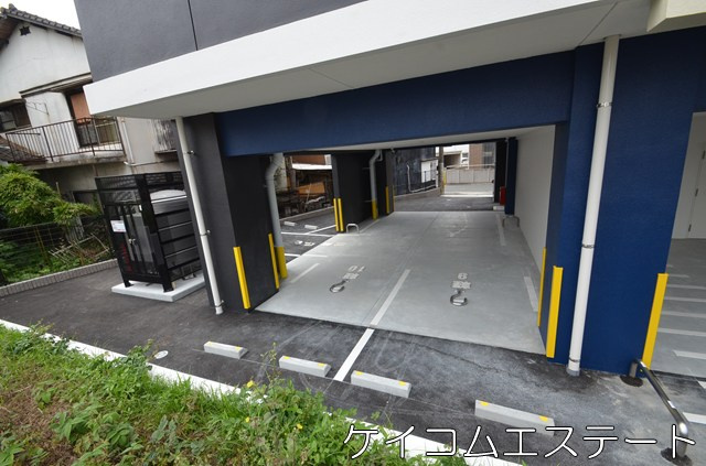 コンダクトレジデンスSANGAMORIの駐車場