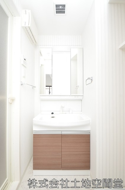 コンダクトレジデンスSANGAMORIの独立洗面台