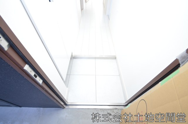 コンダクトレジデンスSANGAMORIの玄関