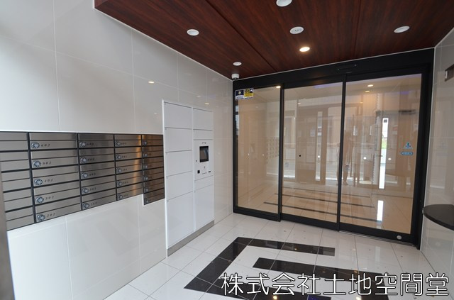 コンダクトレジデンスSANGAMORIのエントランス