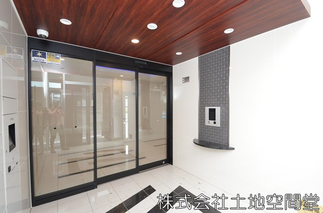 コンダクトレジデンスSANGAMORIのエントランス