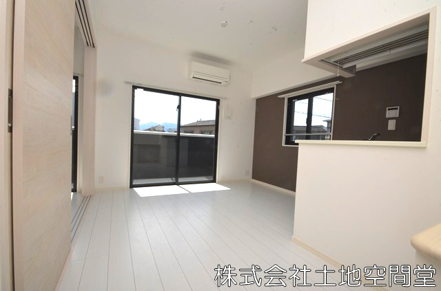 コンダクトレジデンスSANGAMORIの居間・リビング