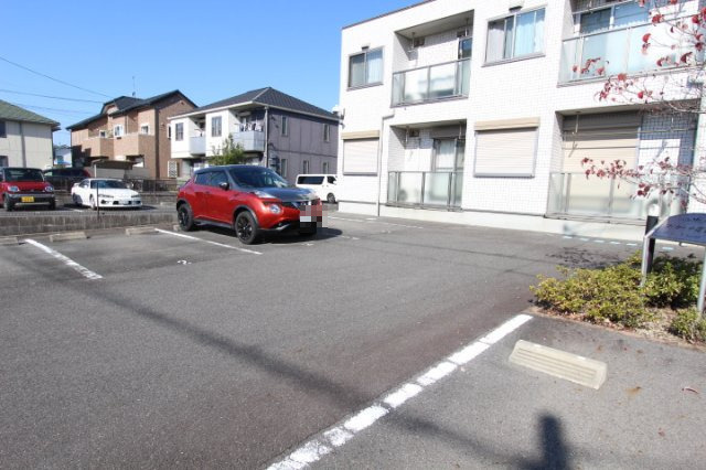 フィカーサ花長の駐車場