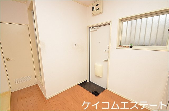 ハイツベルヴューの玄関