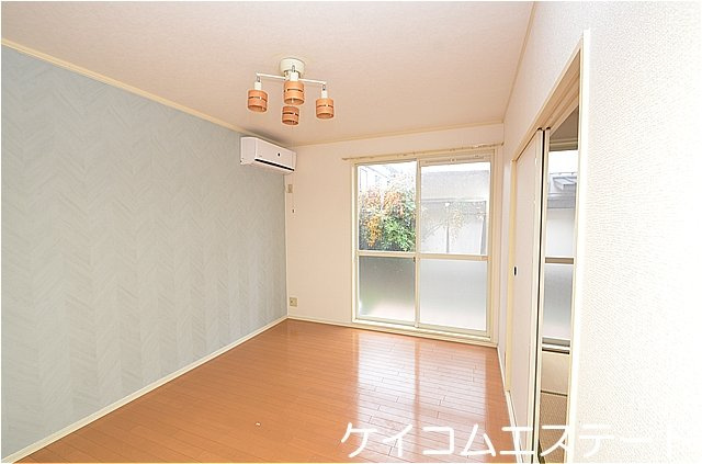 ハイツベルヴューの洋室