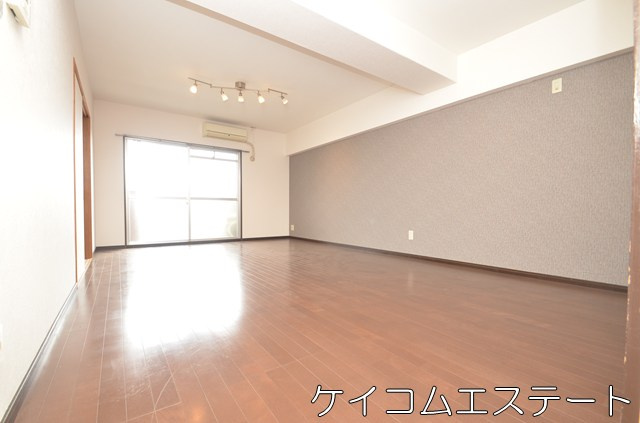 エクレール若葉台の居間・リビング