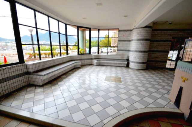 エクレール若葉台のロビー