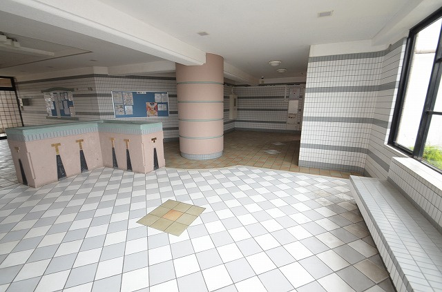 エクレール若葉台のエントランス