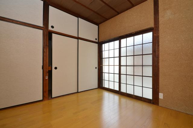 永犬丸4丁目テラスハウスの洋室