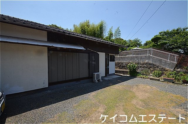 永犬丸4丁目テラスハウスの外観