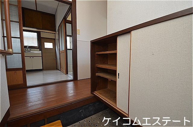 永犬丸4丁目テラスハウスの玄関