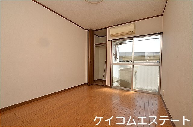 サンハイツニュー日吉の居間・リビング