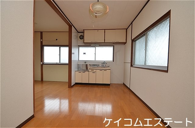 井上アパートの居間・リビング