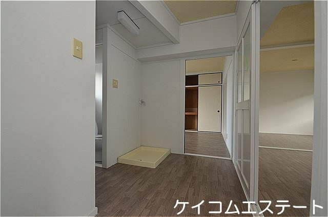 ヴィラナリー中間Ⅱ　5号棟の玄関