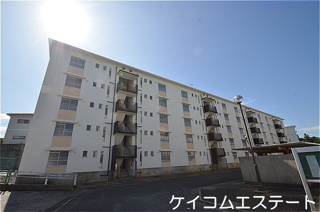 ヴィラナリー中間Ⅱ　5号棟の外観