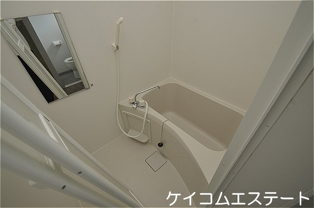 ヴィラナリー中間Ⅱ　5号棟の浴室