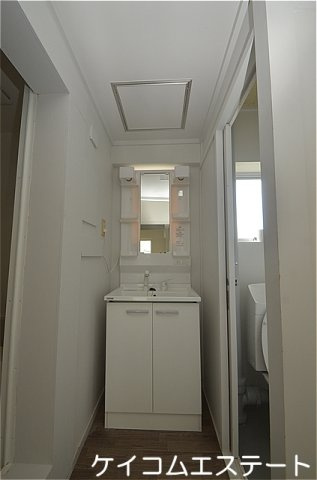 ヴィラナリー中間Ⅱ　5号棟の独立洗面台