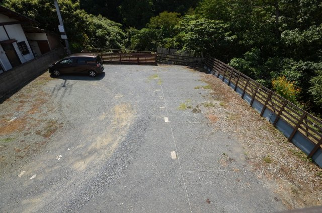 ハイム西町の駐車場