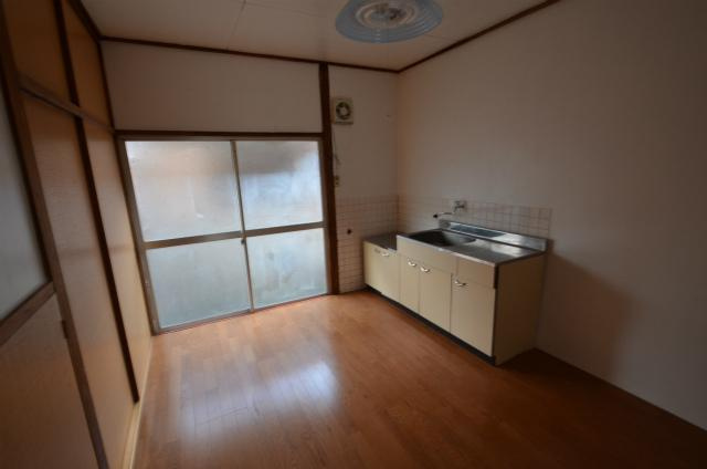 皇后崎荘２の外観